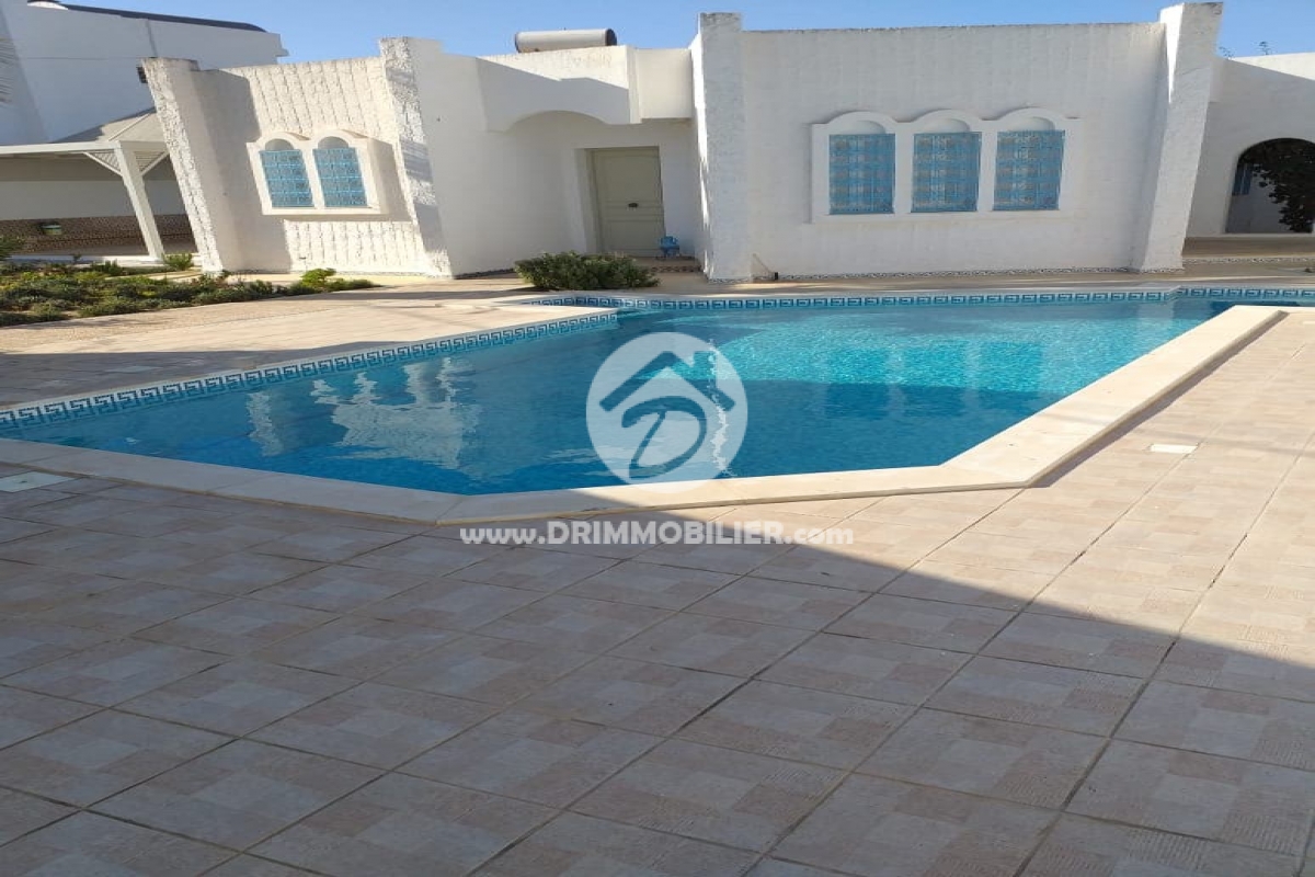 Réception Piscine au zone touristique city Hasdrubal -                            Koupit
                           Notre Chantiers Djerba